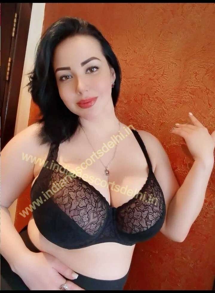 Amaya an independent milf Housewife escort in Kalkaji (1)