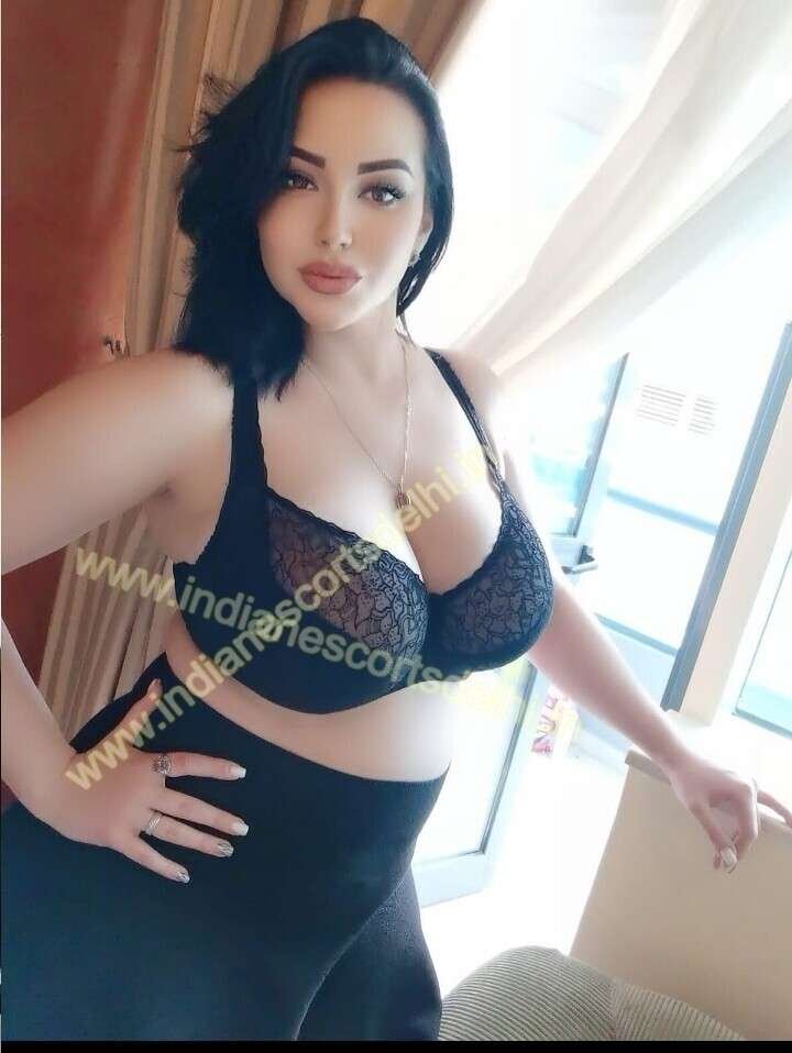 Amaya an independent milf Housewife escort in Kalkaji (2)