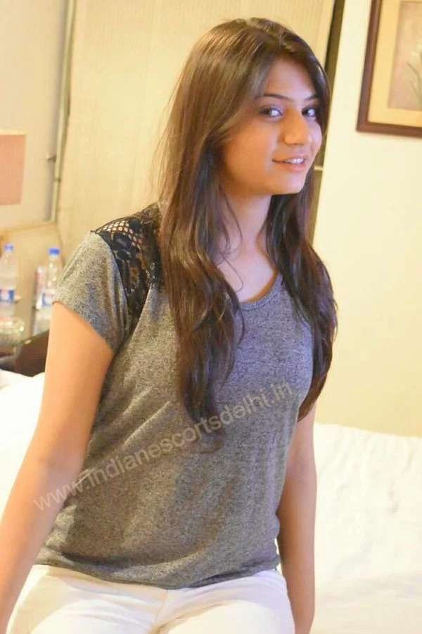Divjot independent Delhi escort call girl (2)