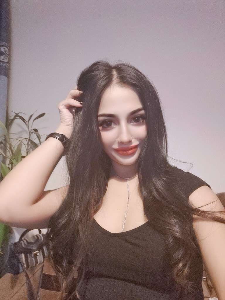 Falguni college girl escort in Delhi (3)