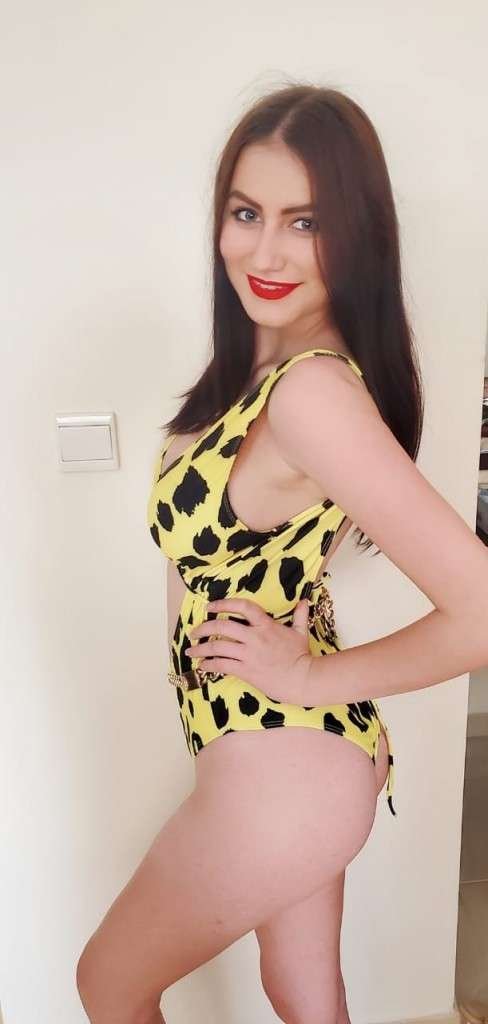 Falguni college girl escort in Delhi (4)