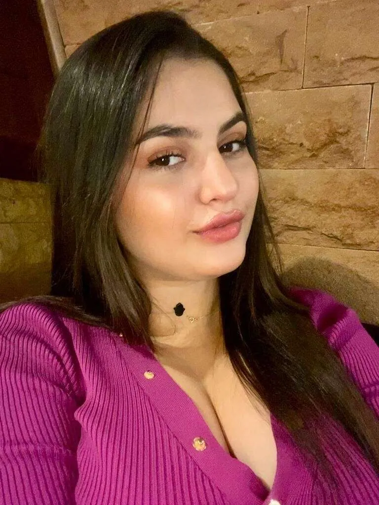Mansi an independent escort in Delhi (2)