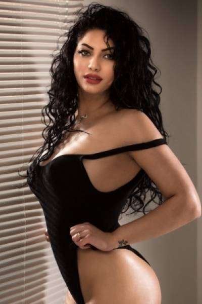 Nikita incall and outcall Escort Girl in Mukherjee Nagar (4)