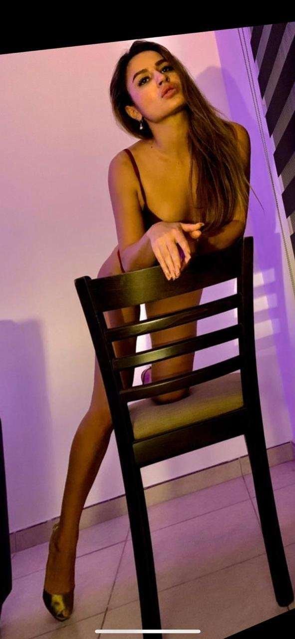 Payal Delhi escort girl in Avantika (4)