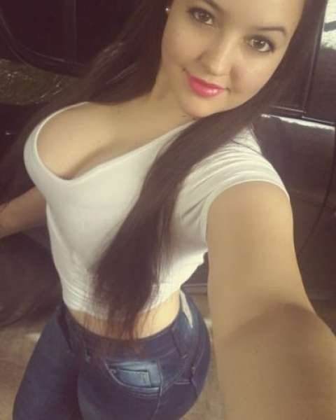 Rinac Indian busty escort girl in Delhi, Malviya Nagar (2)