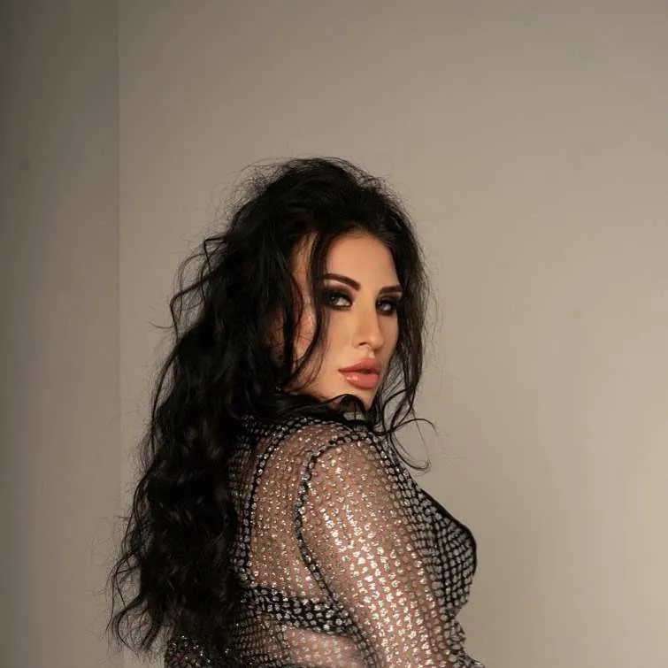 Rubika Delhi escorts service (1)
