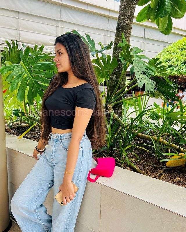 Ruchika Indian escort in Delhi (3)