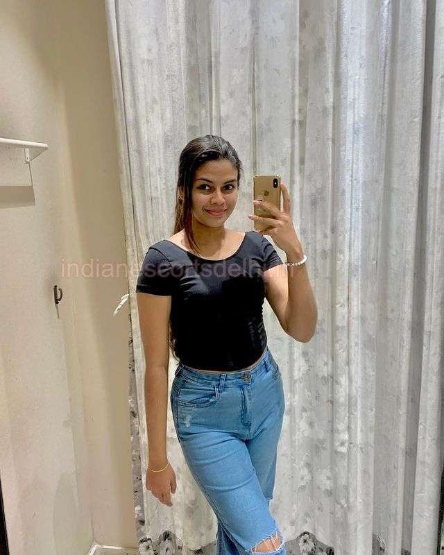 Ruchika Indian escort in Delhi (4)