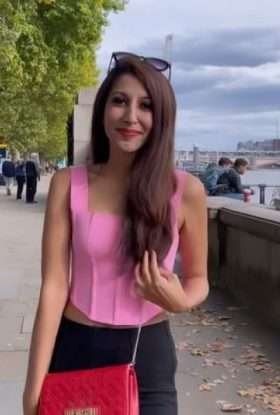 Sarah a mature escort in Connaught Place, Delhi (1)