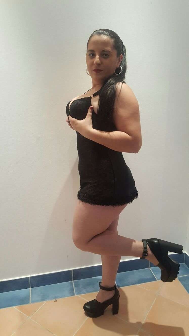 Surbhi escort in Laxmi Nagar (1)