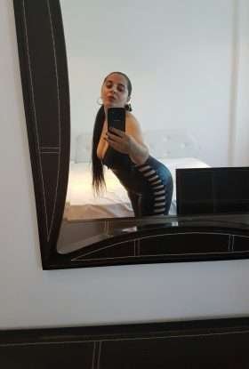 Surbhi escort in Laxmi Nagar (4)