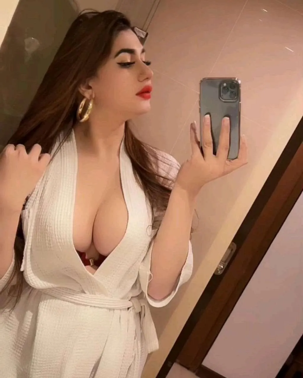 Versha Celebrity escort in Delhi (3)