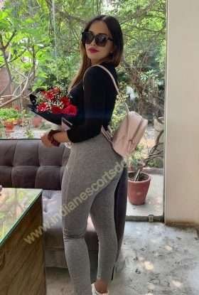 Zenab 23 years old Delhi escort call girl from India (1)