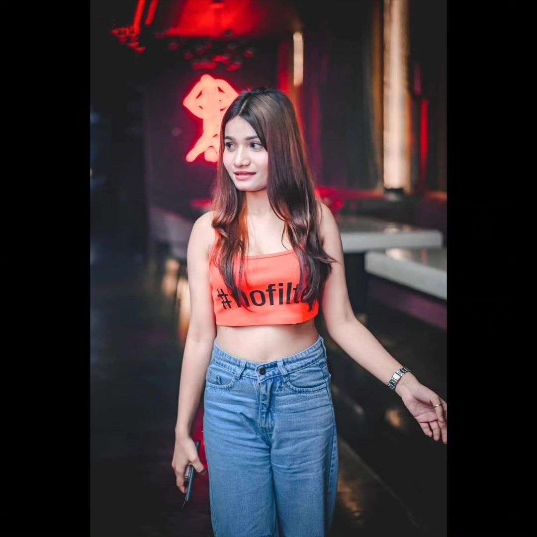 Suhana Indian Dating girl escorts in Delhi (1)