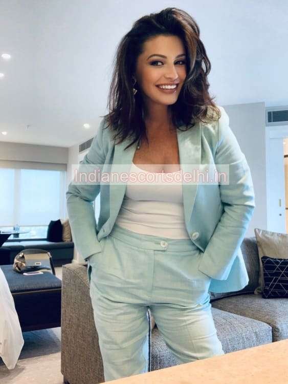 Tara Indian escort in Delhi Gulabi Bagh (1)
