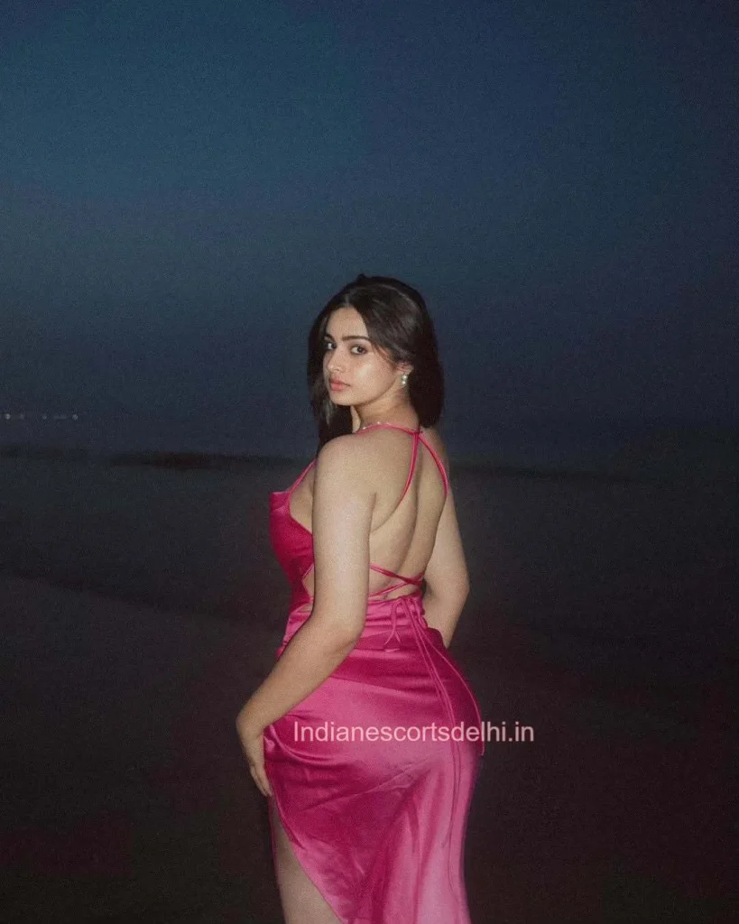 Shruti - Indian Escort near JW Marriott Hotel Aerocity New Delhi