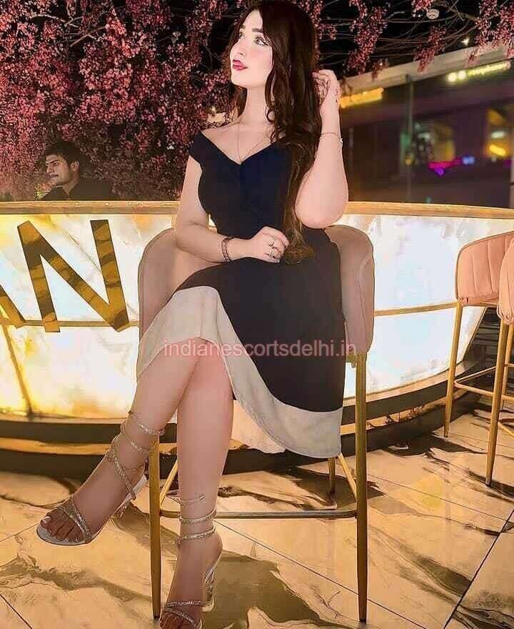 Simran Indian escort girl in Noida