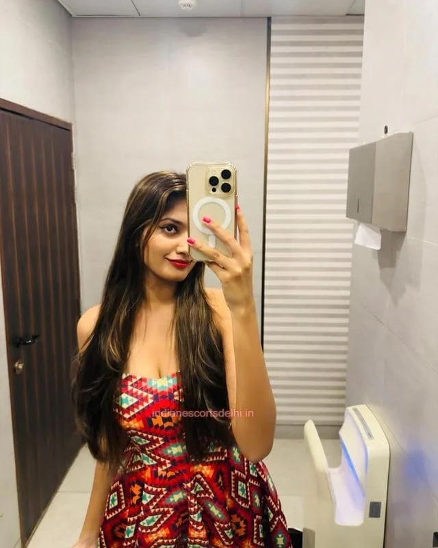 Ahana Russian escort in Malviya Nagar, Delhi (3)