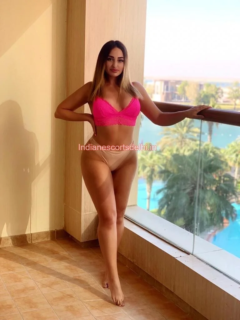 Lily Russian Escort in Inderlok, Delhi (1)