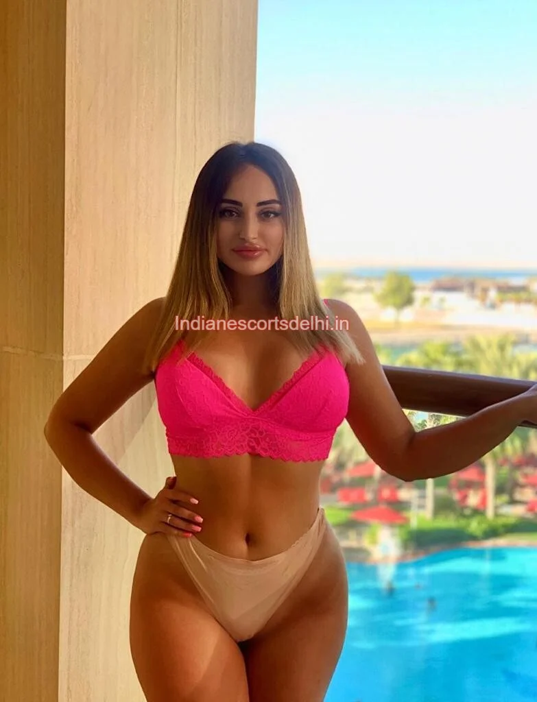 Lily Russian Escort in Inderlok, Delhi (4)