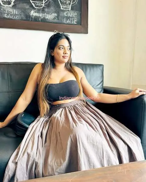 Ishita Busty Indian escort in Delhi (2)