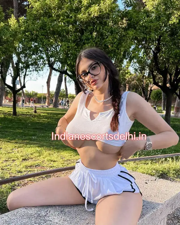 escort job in Delhi