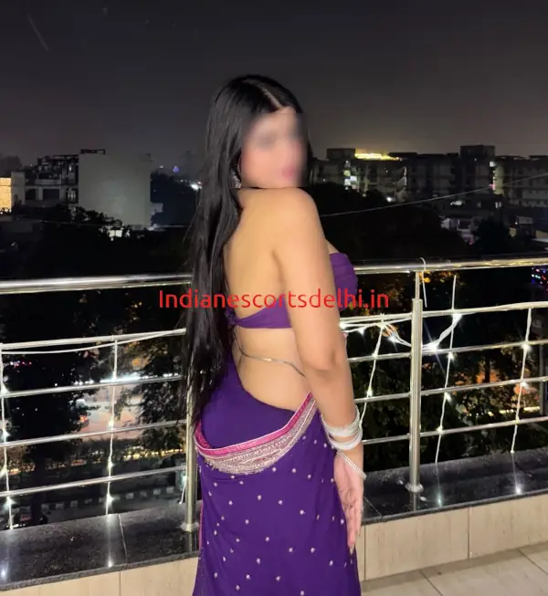 Vani Indian Housewife escort in Delhi near JW Marriott Hotel (1)