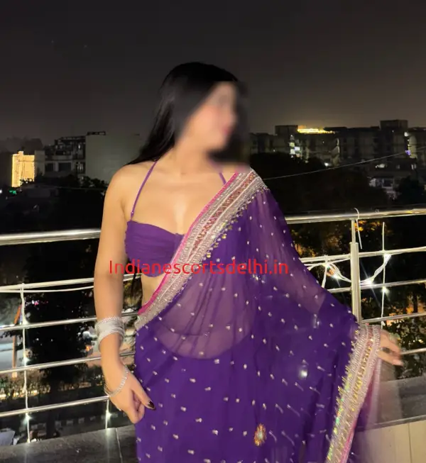 Vani Indian Housewife escort in Delhi near JW Marriott Hotel (2)