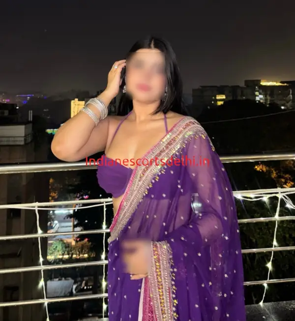 Vani Indian Housewife escort in Delhi near JW Marriott Hotel (3)