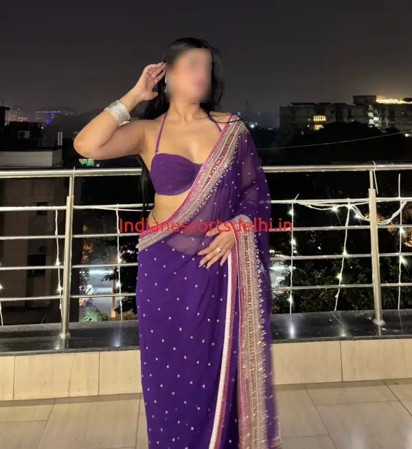 Vani Indian Housewife escort in Delhi near JW Marriott Hotel (4)