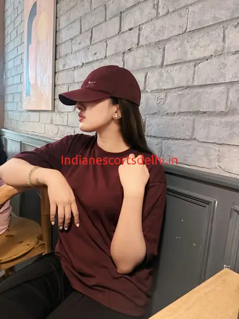 Aarushi Indian escort in Vasant Kunj, Delhi (1)