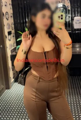 Trisha Indian model escort in Delhi (3)