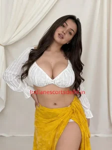 Sanaya busty VIP Indian escort in Delhi (1)